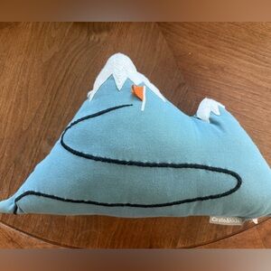 Crate & Kids Blue Mountain Pillow
